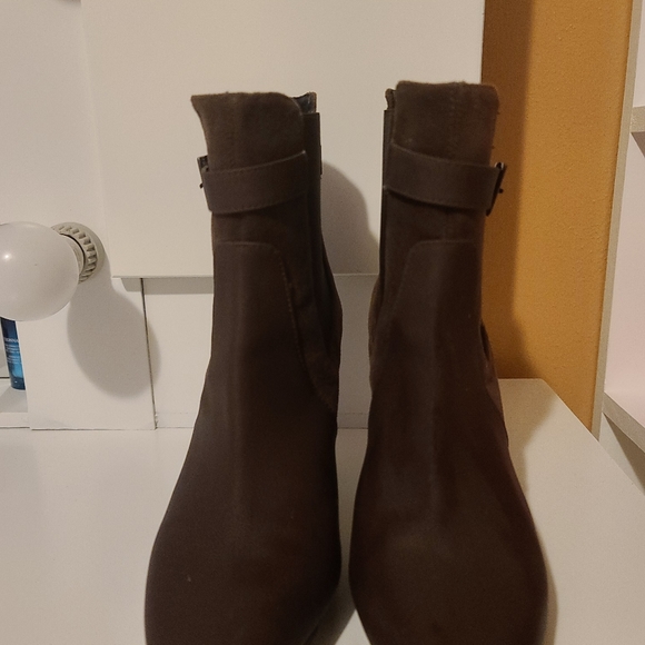 Boot - Picture 4 of 4